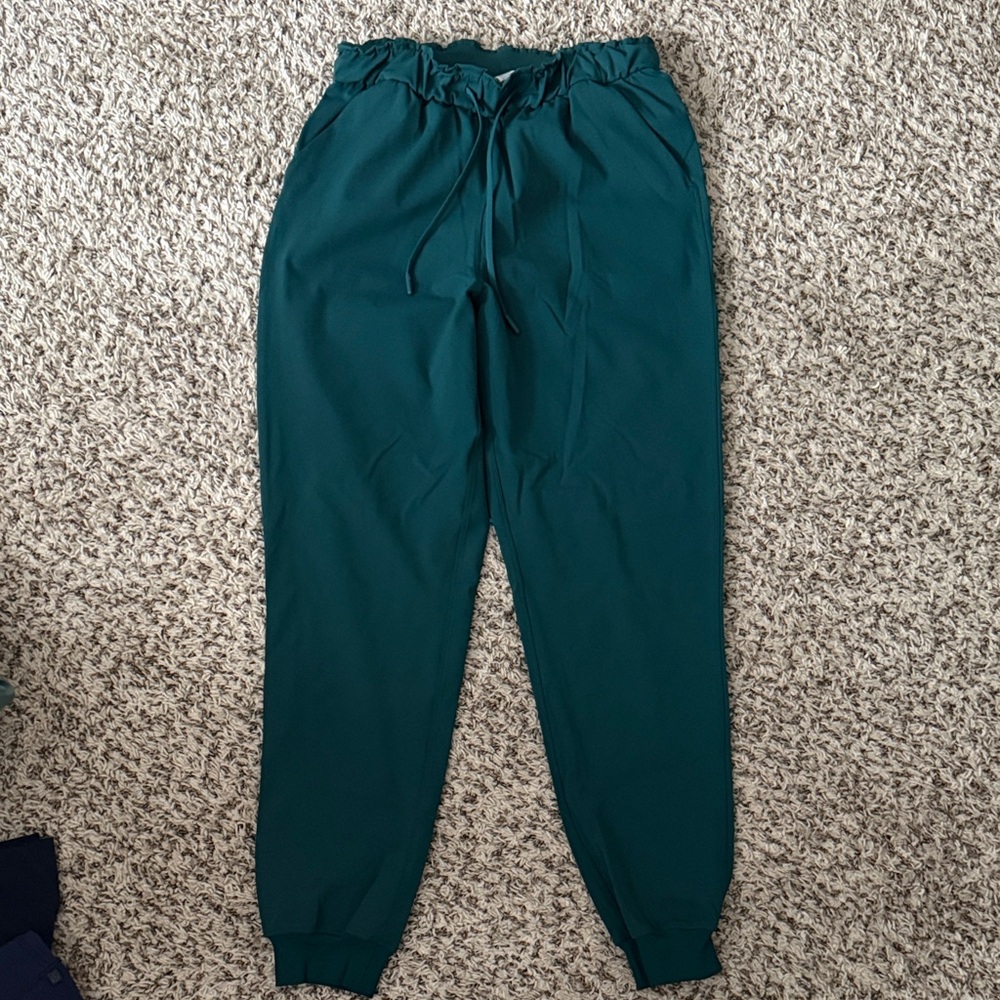 NWOT lulu joggers